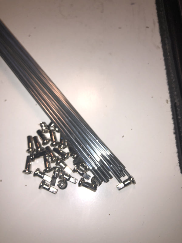 Lot de rayons arrière + écrous adapt Solex 5000 (diamètre 2,35)