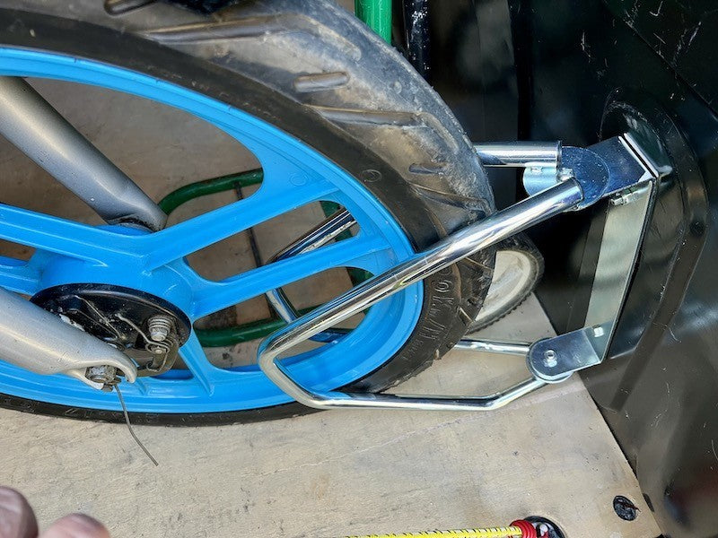 Simple wall-mounted bike rack