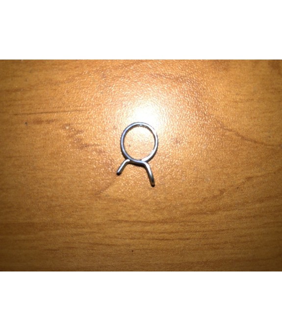 Collier de durite essence