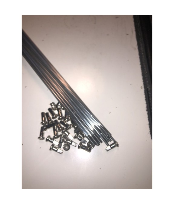 Lot de rayons avant ou arrière + écrous adapt Solex à roues de 19 pouces (sauf 3800)