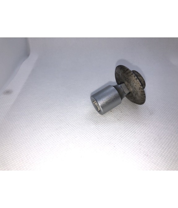 Embout de démontage des écrous de volant Motobécane