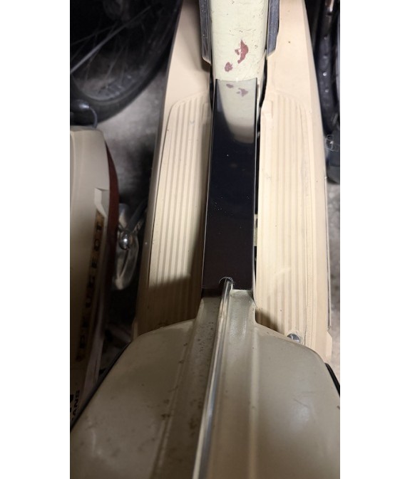 Enjoliveur de poutre en inox pour Peugeot 103