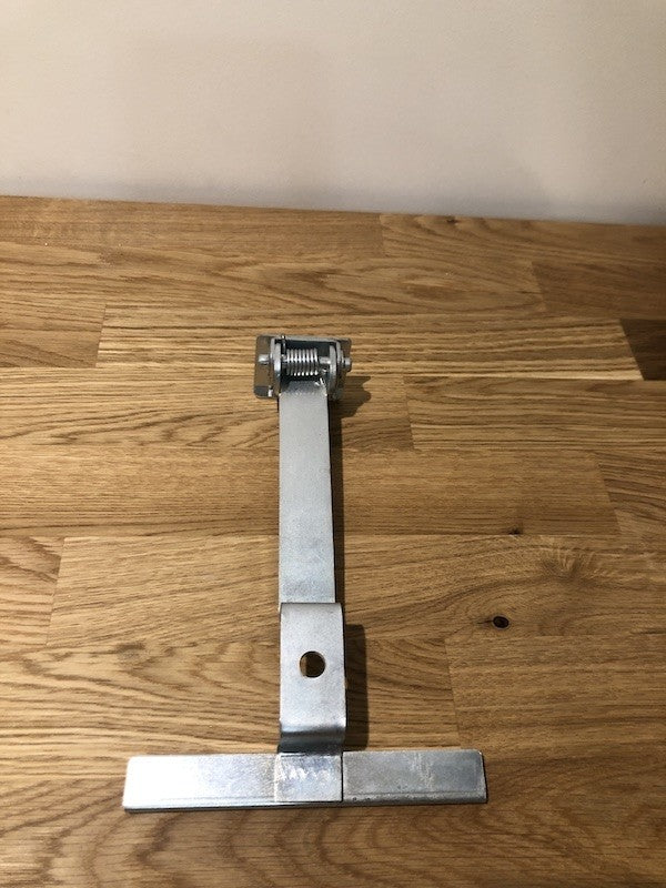 Water bottle cage in T-shape